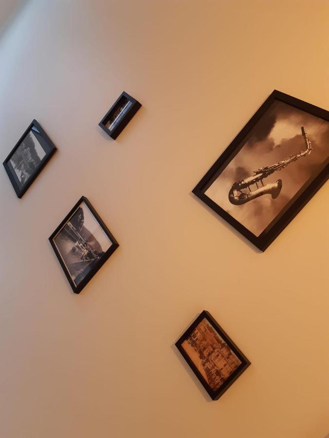 La Meusame Dinant Buitenkant foto
