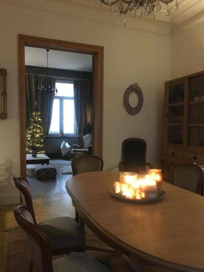 La Meusame Dinant Buitenkant foto